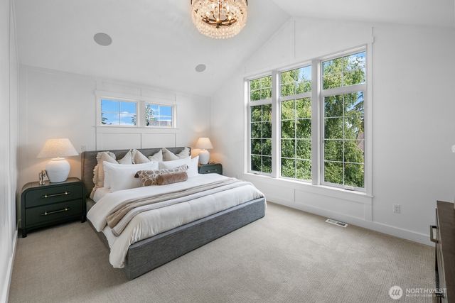 210 35th Avenue E, Seattle, WA 98112