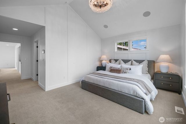 210 35th Avenue E, Seattle, WA 98112