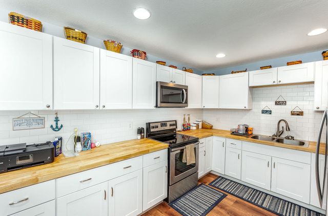 81 White Oak Lane, Monticello, KY 42633