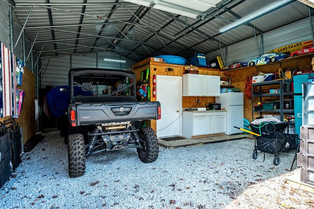 81 White Oak Lane, Monticello, KY 42633