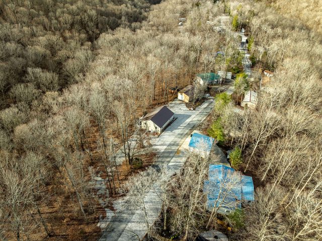 81 White Oak Lane, Monticello, KY 42633