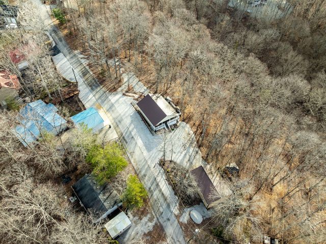 81 White Oak Lane, Monticello, KY 42633