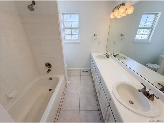 5817 S Espana St, Aurora, CO 80015