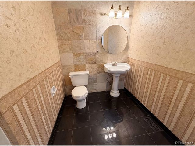 5817 S Espana St, Aurora, CO 80015