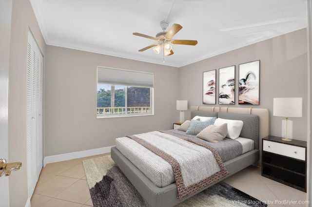 6935 Huntington Lane, Unit 207, Delray Beach, FL 33446