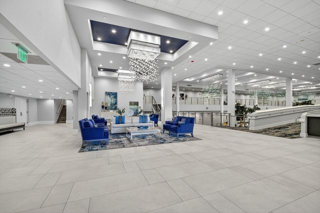 6935 Huntington Lane, Unit 207, Delray Beach, FL 33446