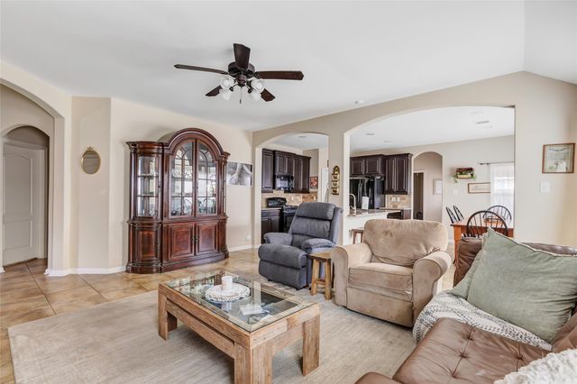 6715 Hunters Trace Lane, Baytown, TX 77521