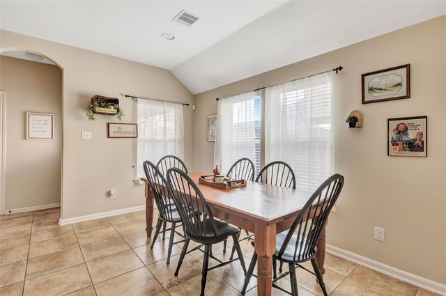 6715 Hunters Trace Lane, Baytown, TX 77521