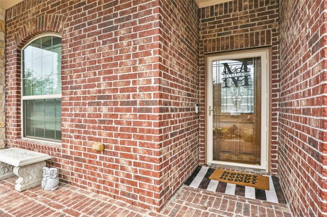 6715 Hunters Trace Lane, Baytown, TX 77521