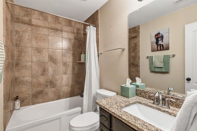 6715 Hunters Trace Lane, Baytown, TX 77521