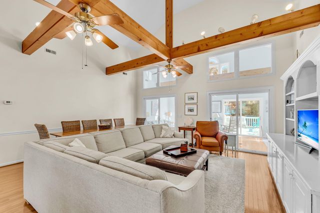 512 Pompano Street, Edisto Island, SC 29438