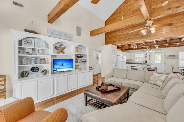 512 Pompano Street, Edisto Island, SC 29438