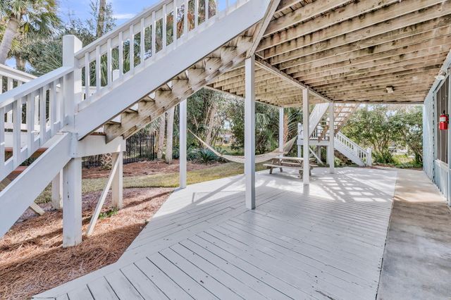 512 Pompano Street, Edisto Island, SC 29438