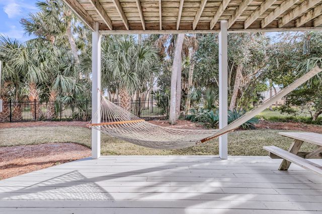 512 Pompano Street, Edisto Island, SC 29438