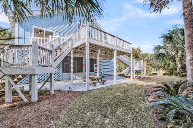 512 Pompano Street, Edisto Island, SC 29438