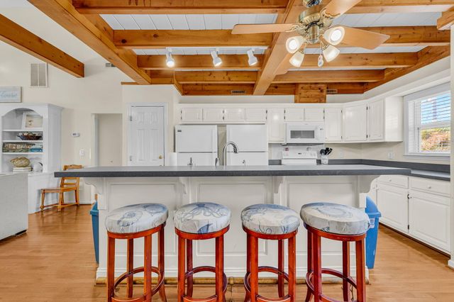 512 Pompano Street, Edisto Island, SC 29438