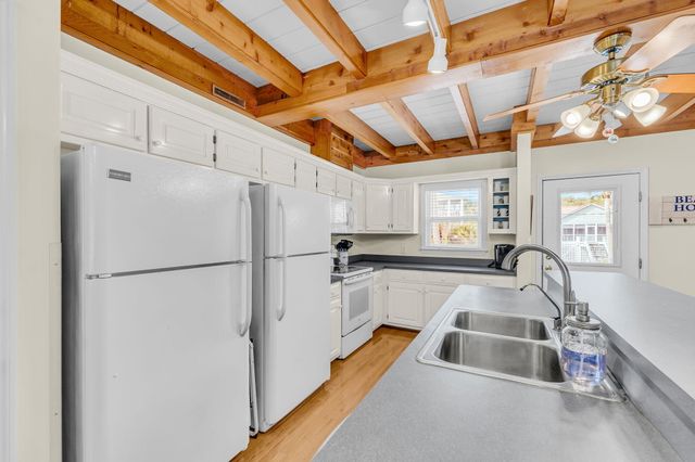 512 Pompano Street, Edisto Island, SC 29438