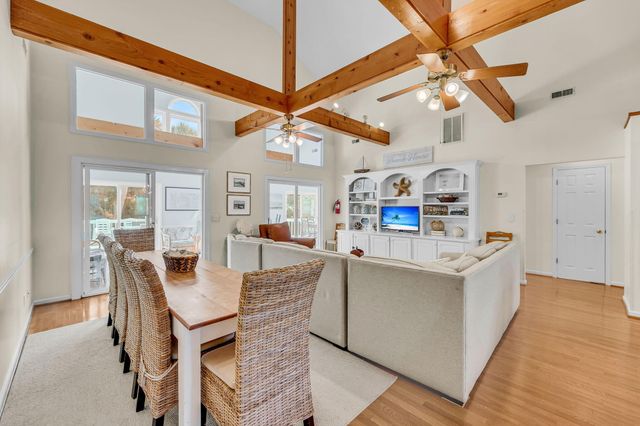 512 Pompano Street, Edisto Island, SC 29438