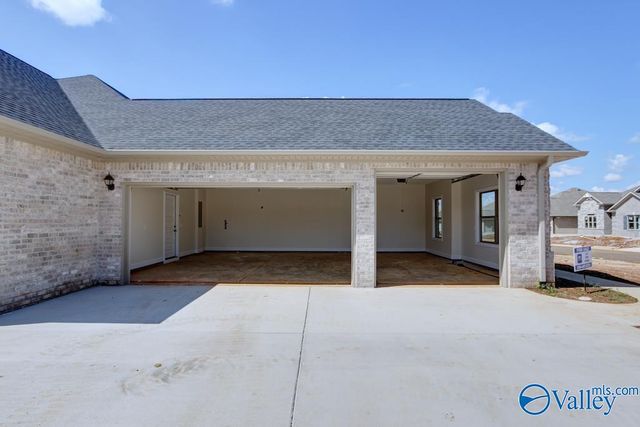 26484 Old Town Drive, Athens, AL 35613