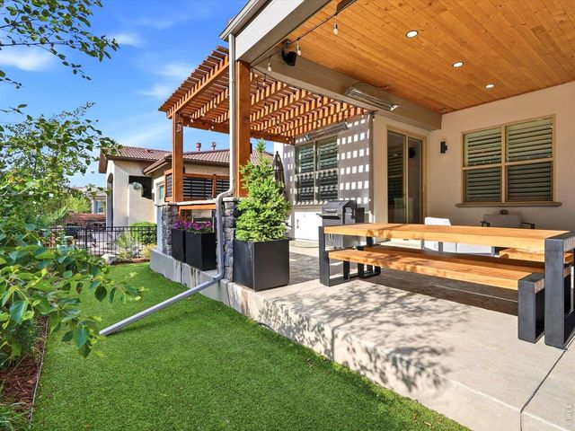 10562 Montecito Dr, Lone Tree, CO 80124
