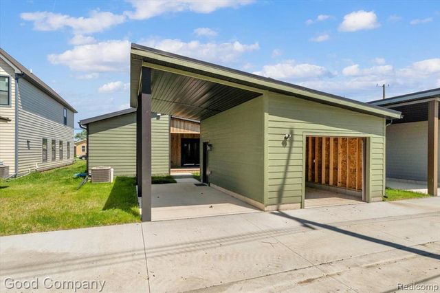 2819 16th Street, Detroit, MI 48216