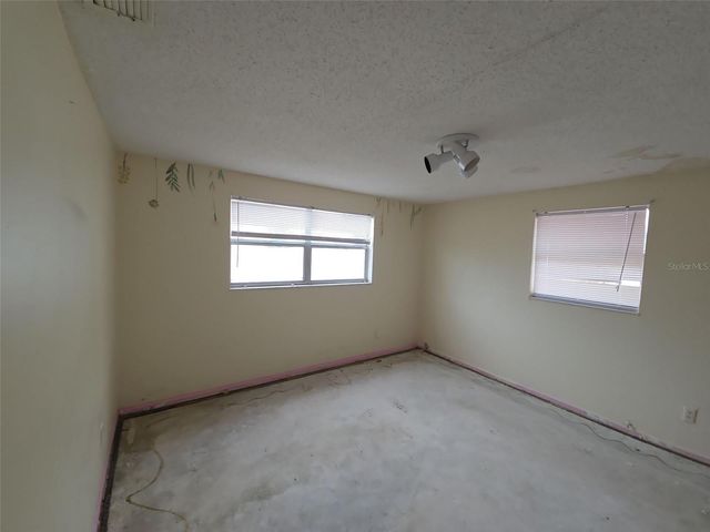 7441 1ST STREET N, St Petersburg, FL 33702