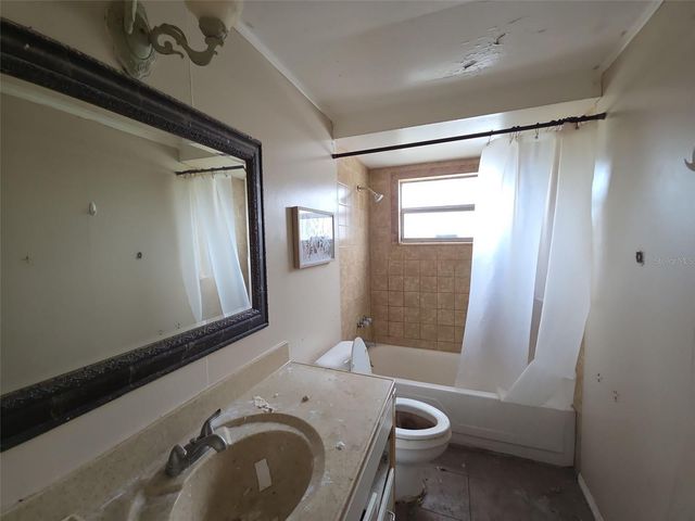 7441 1ST STREET N, St Petersburg, FL 33702