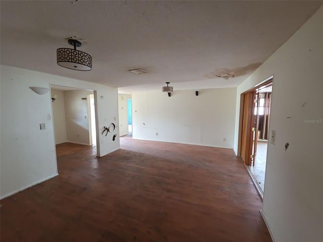 7441 1ST STREET N, St Petersburg, FL 33702