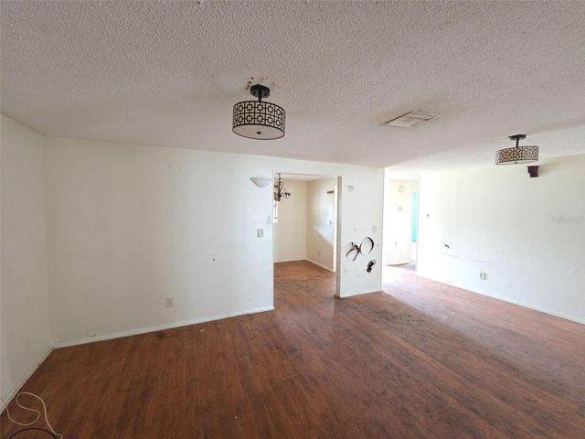 7441 1ST STREET N, St Petersburg, FL 33702