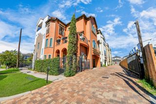 1141 W 23rd St A, Houston, TX 77008