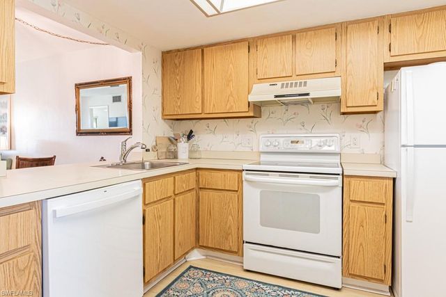 1022 Manatee RD D107, Naples, FL 34114
