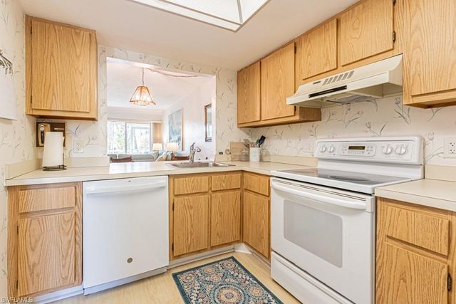 1022 Manatee RD D107, Naples, FL 34114