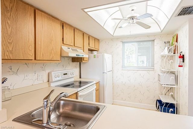 1022 Manatee RD D107, Naples, FL 34114