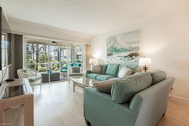 1022 Manatee RD D107, Naples, FL 34114