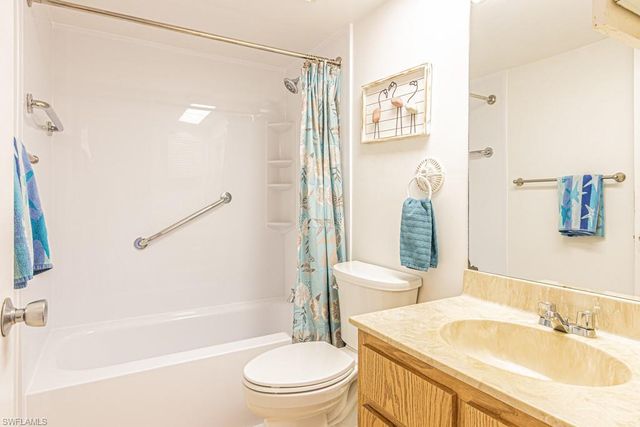 1022 Manatee RD D107, Naples, FL 34114