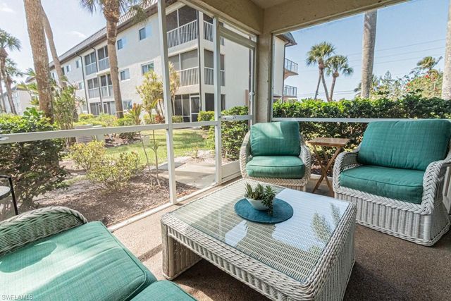 1022 Manatee RD D107, Naples, FL 34114