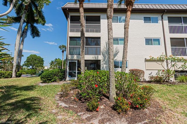 1022 Manatee RD D107, Naples, FL 34114