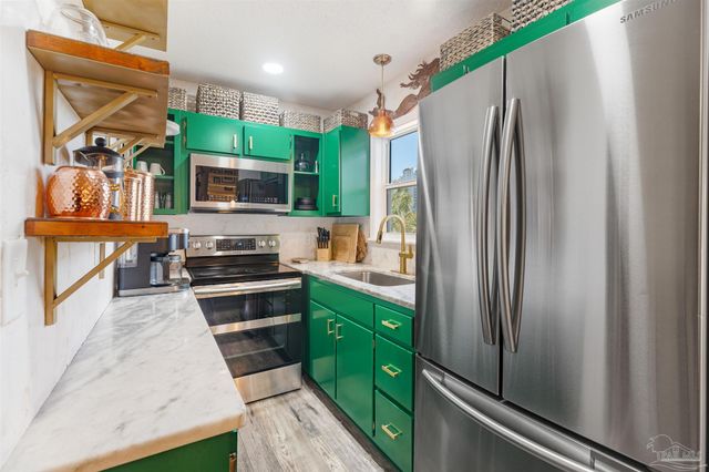 1430 Tina Dr 8, Navarre Beach, FL 32566