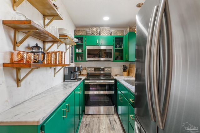 1430 Tina Dr 8, Navarre Beach, FL 32566