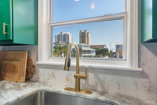 1430 Tina Dr 8, Navarre Beach, FL 32566