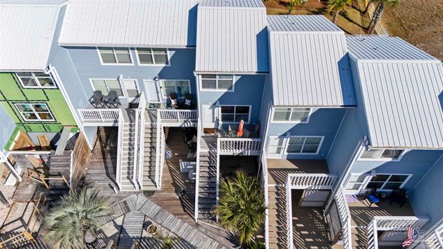 1430 Tina Dr 8, Navarre Beach, FL 32566