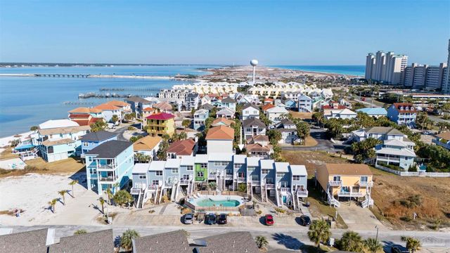 1430 Tina Dr 8, Navarre Beach, FL 32566