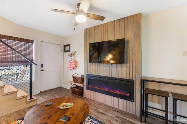 1430 Tina Dr 8, Navarre Beach, FL 32566