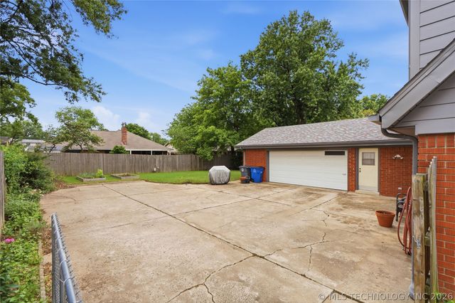6652 E 46th Place, Tulsa, OK 74145