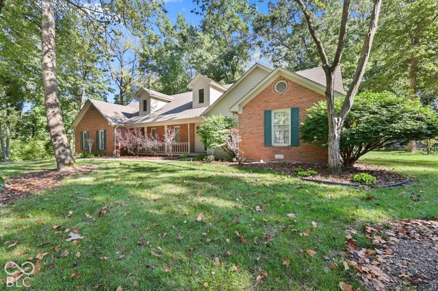 431 N Timber Trail, Greenwood, IN 46142
