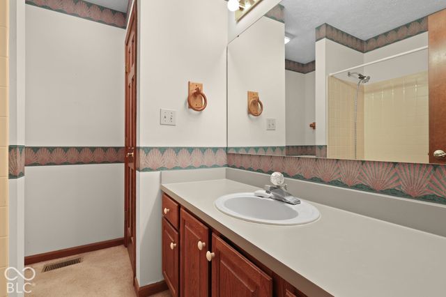 431 N Timber Trail, Greenwood, IN 46142