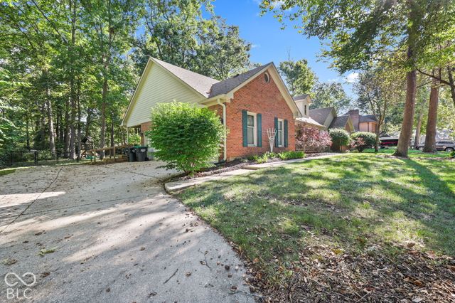 431 N Timber Trail, Greenwood, IN 46142