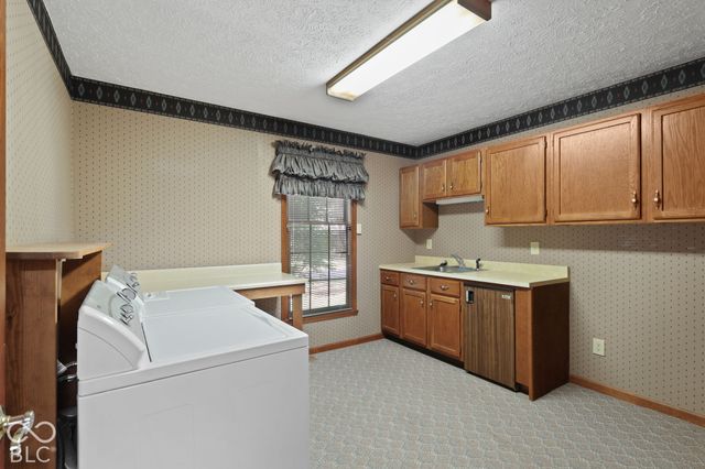 431 N Timber Trail, Greenwood, IN 46142