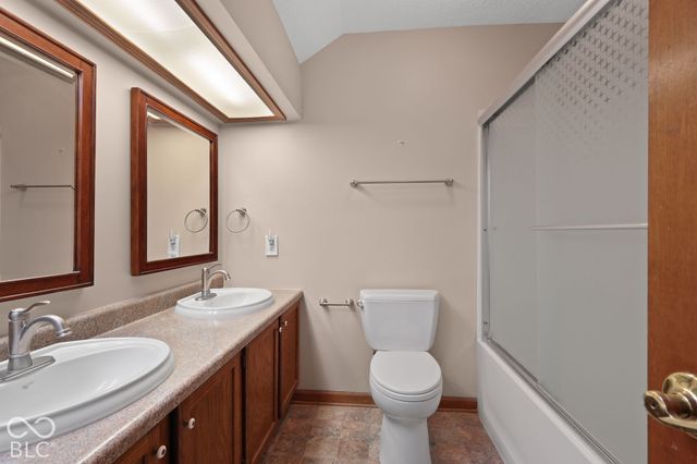431 N Timber Trail, Greenwood, IN 46142