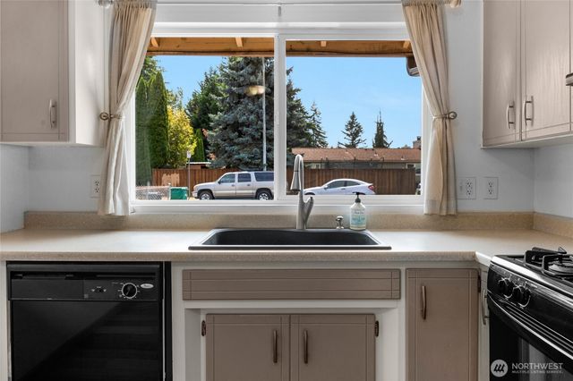 5227 101st Place NE, Marysville, WA 98270